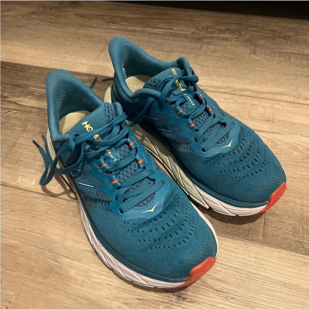 Hoka Arahi 5